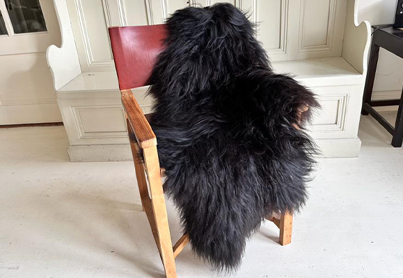 Linda sheepskin rug