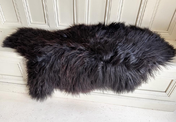 Linda sheepskin rug 2