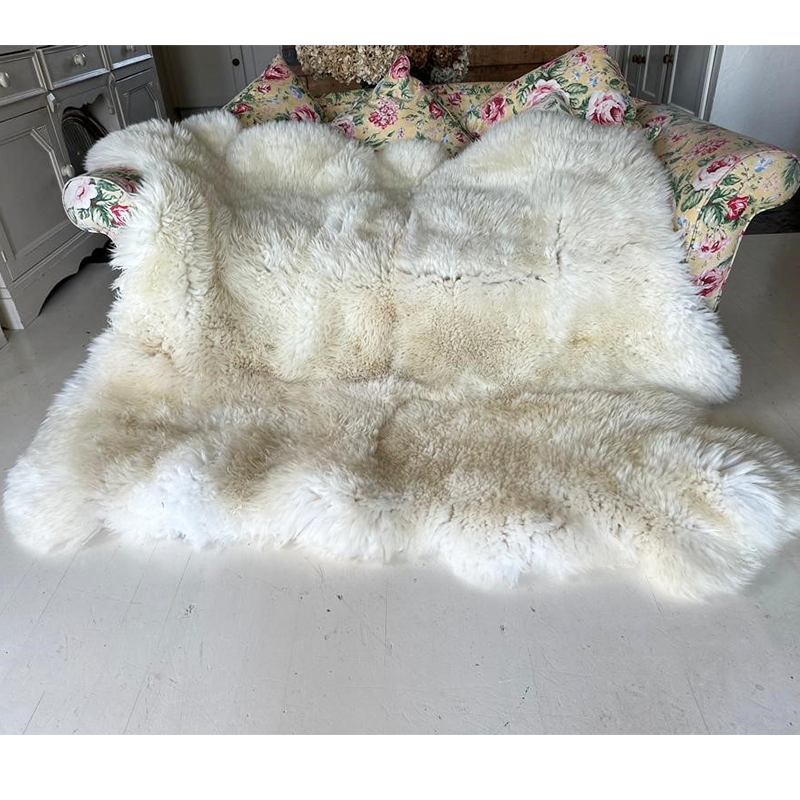 Large Natural White Sheepskin Rug (Sexto)