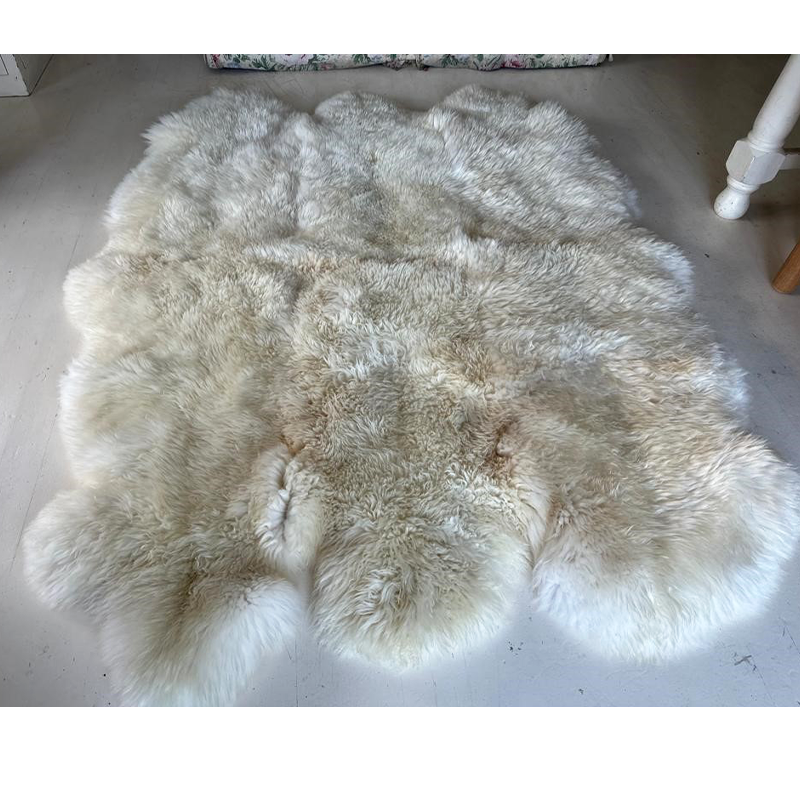 Large Natural White Sheepskin Rug (Sexto)