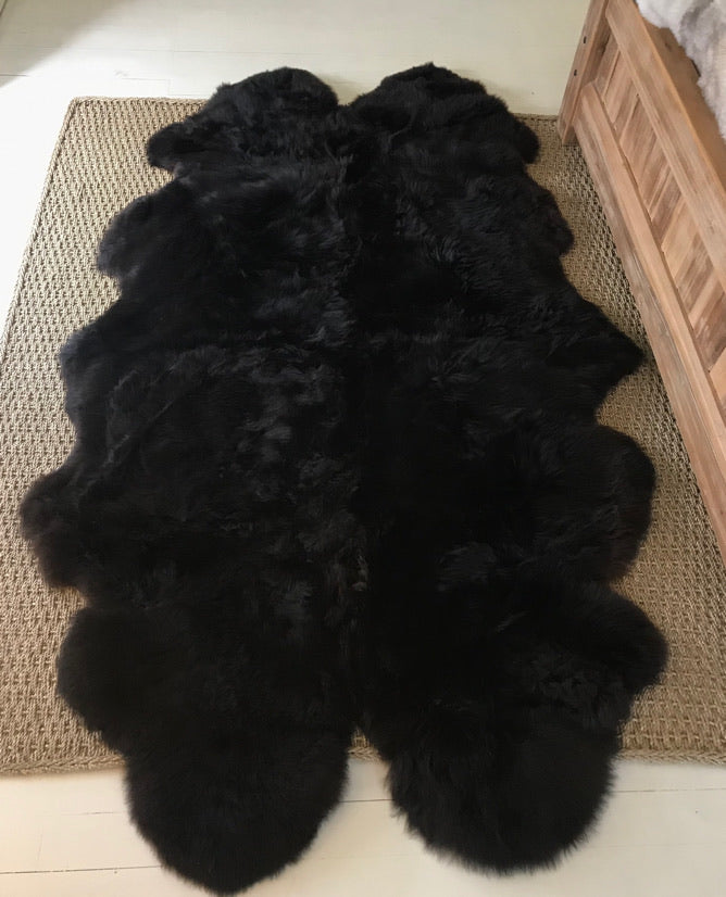 Quad Sheepskin Rug Natural black