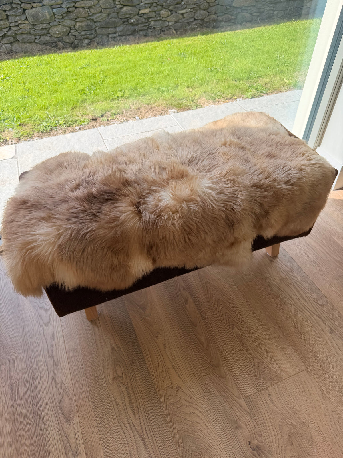 Kerry Honey Fawn Sheepskin Rug