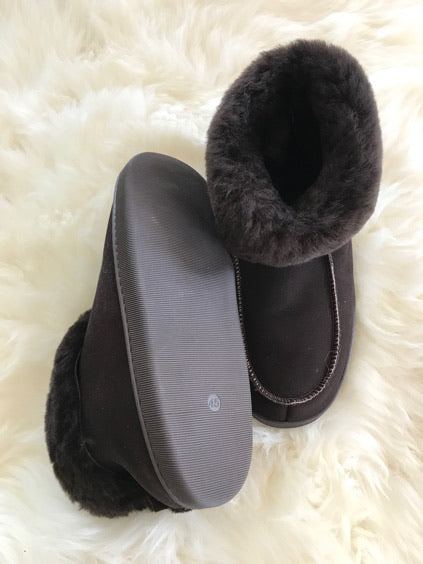 cosy brown sheespkin slippers
