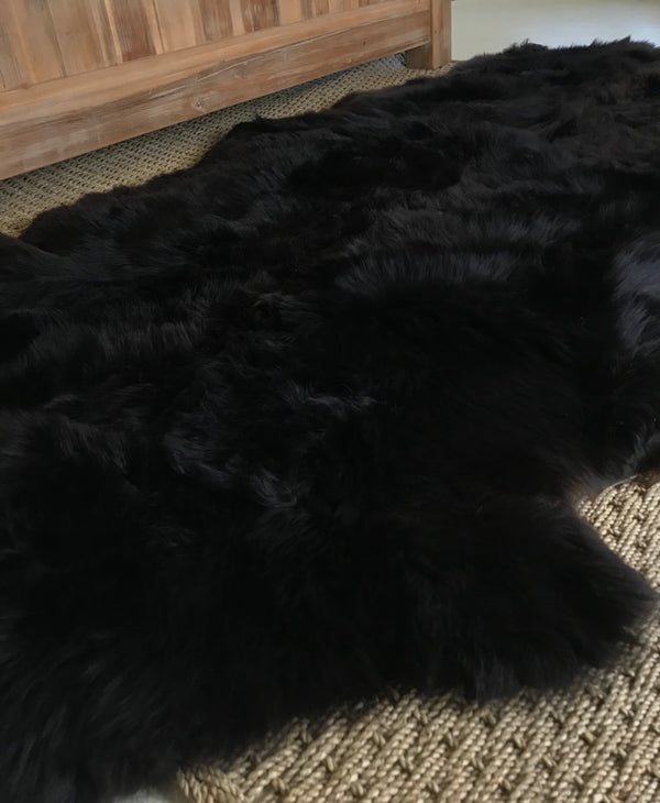 Quad Sheepskin Rug Natural black